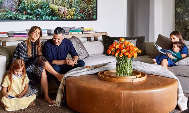 Tổ ấm 10 triệu USD của vợ chồng Jessica Alba và ba con