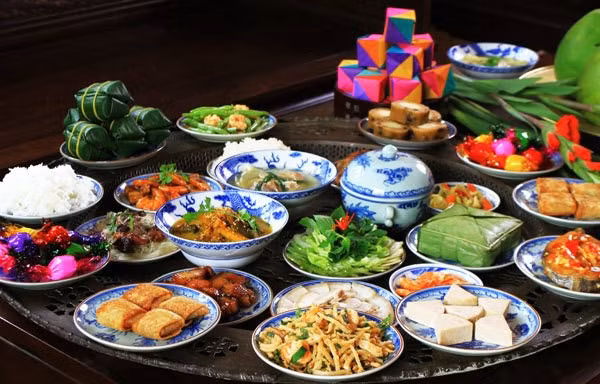 Mâm cỗ cúng Rằm tháng Giêng tùy theo điều kiện từng gia đình để thực hiện. Ảnh minh họa