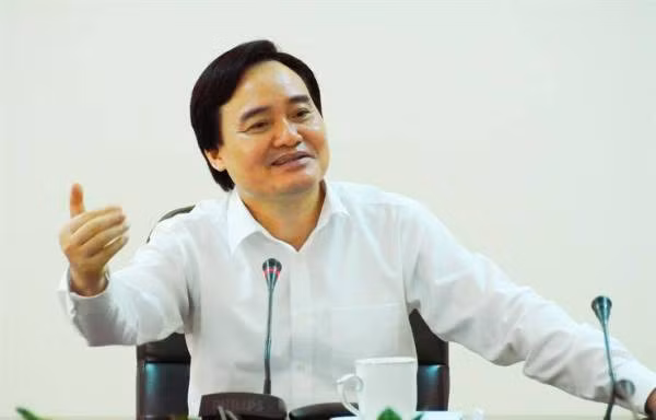 Bộ trưởng Phùng Xuân Nhạ