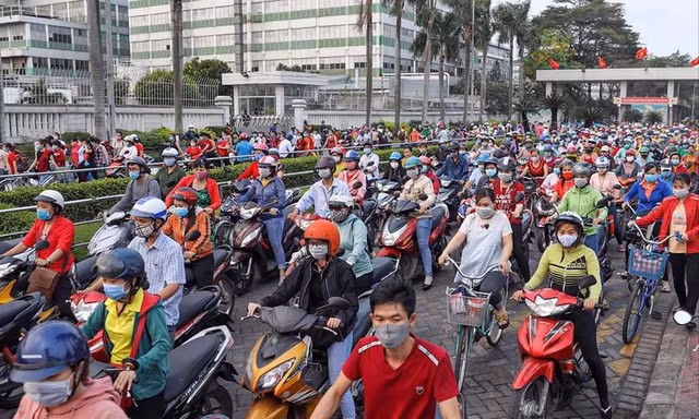 Đối thoại với công nhân về rút bảo hiểm xã hội một lần, 'tín dụng đen'