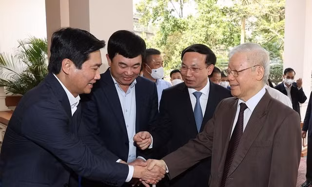 Đổi mới tư duy, nếp nghĩ, cách làm để đưa Quảng Ninh phát triển mạnh mẽ hơn