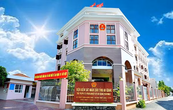 Nhiều lãnh đạo, nguyên lãnh đạo Công an, VKS, TAND, Biên phòng, Hải quan An Giang bị xem xét kỷ luật