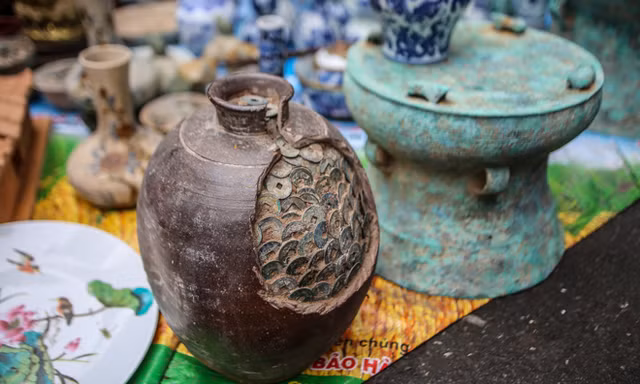 'Thời ông bà anh' ở phiên chợ Tết kỳ lạ đất Hà Thành