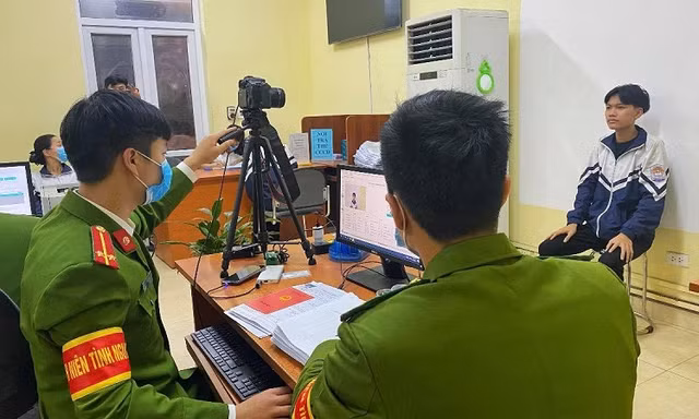 Học sinh lớp 9 cần làm thẻ căn cước công dân gắn chip để tham dự kỳ thi vào lớp 10?