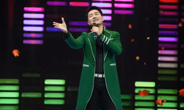 Ca sỹ Phi Hùng muốn hoãn... yêu để tập trung cho sự nghiệp