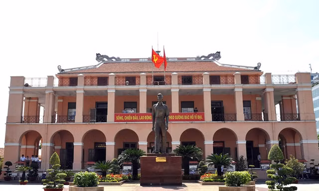 Phục dựng mô hình con tàu đưa Bác Hồ ra đi tìm đường cứu nước 