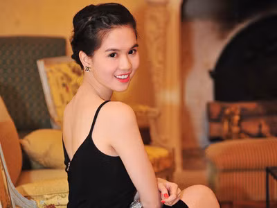 'Soi' tủ váy sexy của 'nữ hoàng nội y' Ngọc Trinh