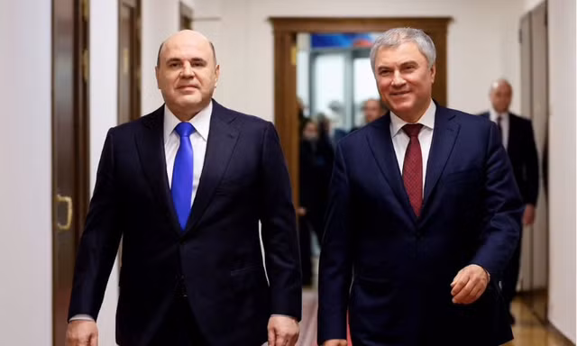 Thủ tướng Nga Mikhail Mishustin và Chủ tịch Hạ viện Vyacheslav Volodin. (Ảnh: Sputnik)