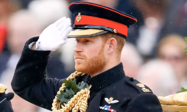Hoàng tử Anh Andrew sẽ không được mặc quân phục trong lễ tang Nữ hoàng Elizabeth