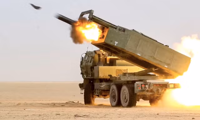 Một hệ thống lựu pháo HIMARS