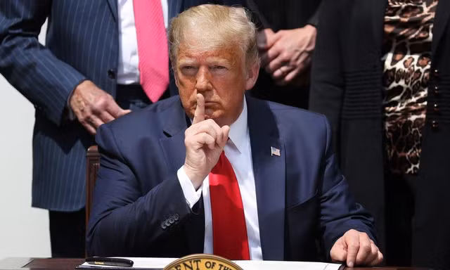 Ông Trump cho rằng cuộc lục soát của FBI tại khu biệt thự của ông là một trò lừa