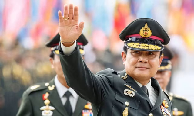 Ông Prayuth Chan-ocha tuyên bố tiếp tục là bộ trưởng quốc phòng Thái Lan. (Ảnh: Reuters)