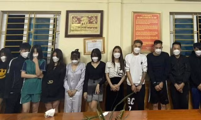 Tạo vỏ bọc ‘hầu đồng’ để tổ chức sử dụng ma túy