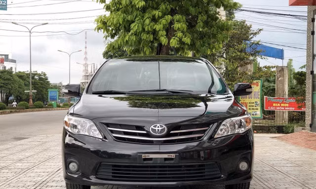 Corolla Altis 2013 rao bán 500 triệu đồng: Khách Việt có xuống tiền?