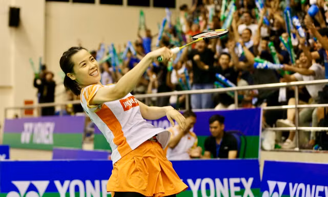Hot girl cầu lông Thùy Linh hoàn thành 'hat-trick' vô địch ngoạn mục
