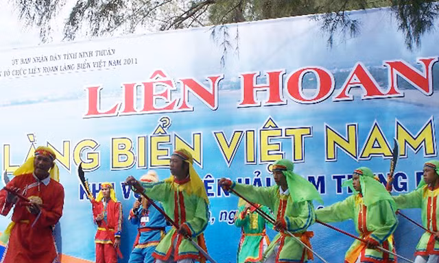 Liên hoan làng biển Duyên hải Nam Trung bộ