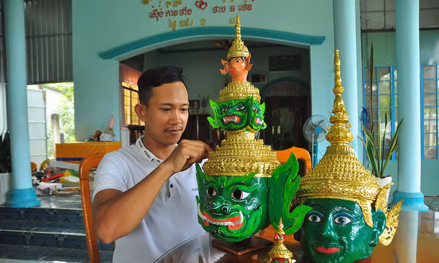 Nghệ nhân 9x dân tộc Khmer khát khao bảo tồn giá trị truyền thống ​
