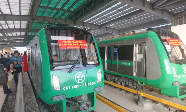 Tuyên đường sắt đô thị đầu tiên của Việt Nam tiếp tục kéo dài, chưa hẹn ngày vận hành.