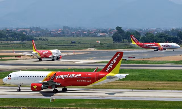 Vietjet tiếp tục tung khuyến mại vé giá rẻ.