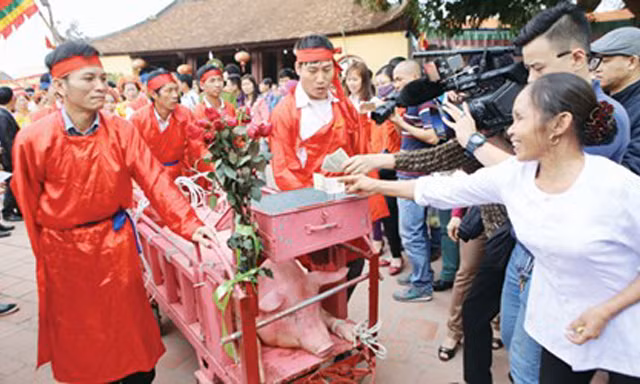 Ném Thượng năm nay không chém lợn giữa sân đình