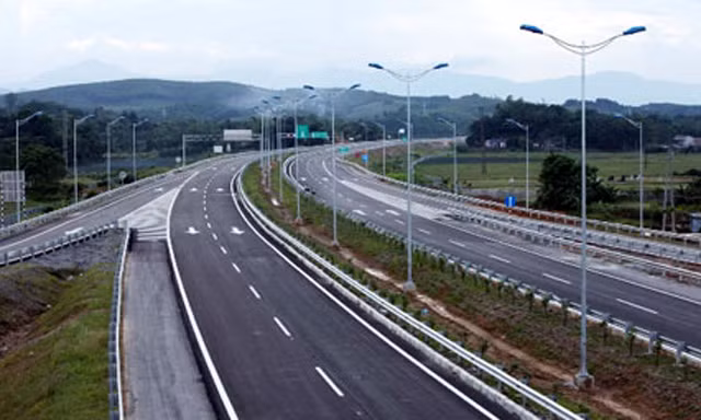 Cao tốc Nội Bài - Lào Cai.