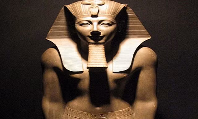 Tượng pharaoh Ai Cập Thutmose III. Ảnh: Oltau/Wikimedia Commons.