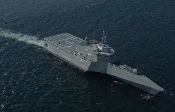 Tàu USS Montgomery (LCS-8) chạy thử nghiệm vào tháng 5/2016. Ảnh: Military.