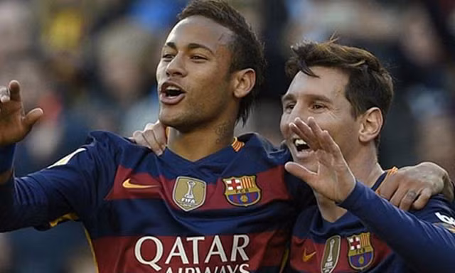 Messi (phải) đạt phong độ cao trong những trận đầu năm mới. Ảnh: Reuters