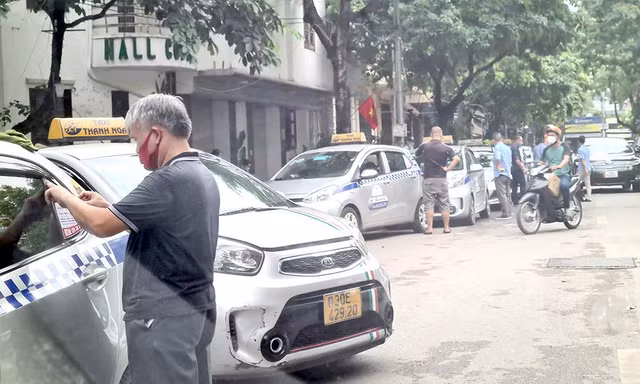 Giá cước vận tải đồng loạt giảm trong tháng 8 khi giá xăng dầu giảm mạnh