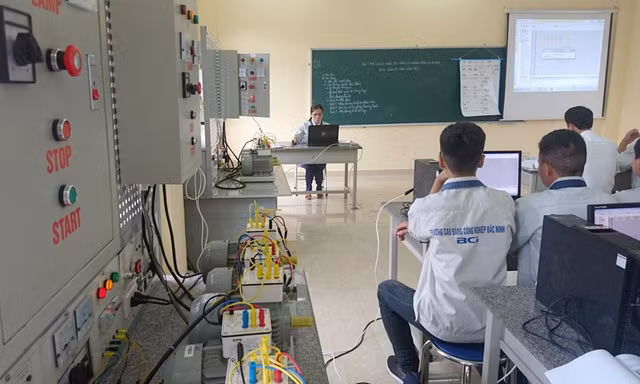 Tiếp tục sắp xếp để giảm trường trung cấp, cao đẳng nghề công lập