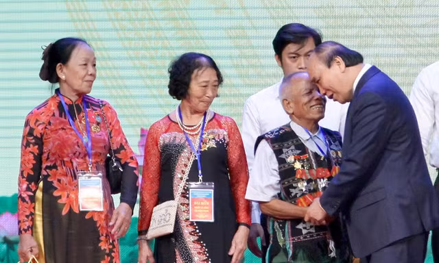 Chủ tịch nước Nguyễn Xuân Phúc: Thực hiện tốt công tác tri ân người có công với Tổ quốc