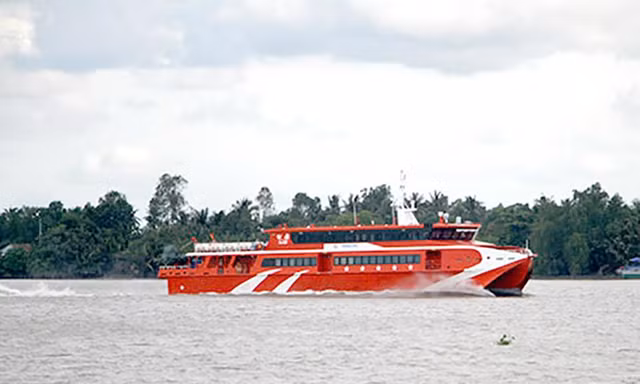 Tàu cao tốc Cần Thơ - Côn Đảo làm sạt lở bờ sông, cuốn trôi nhiều ngư cụ của dân?