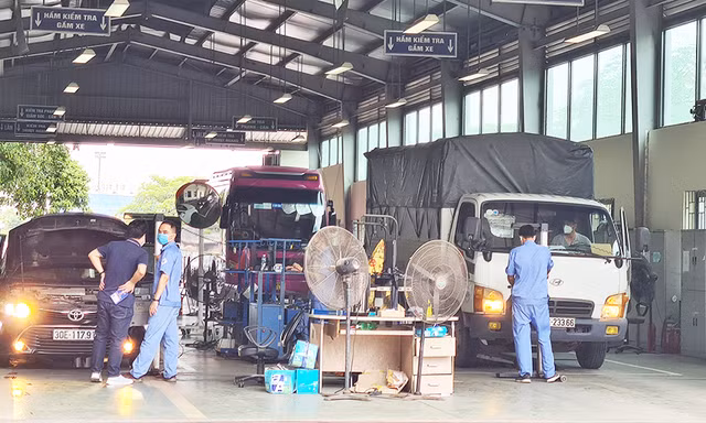 Trung tâm đăng kiểm Hà Nội, TPHCM 'ế' khách