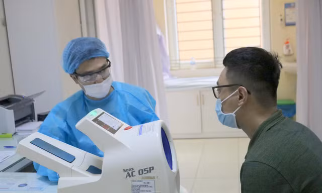 Ứng dụng công nghệ, đơn giản thủ tục để người dân dễ tham gia BHYT