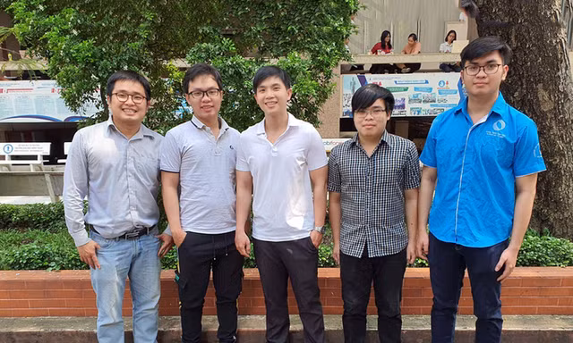 Sinh viên ĐHQG TP. HCM giành giải Nhì IEE REGION 10