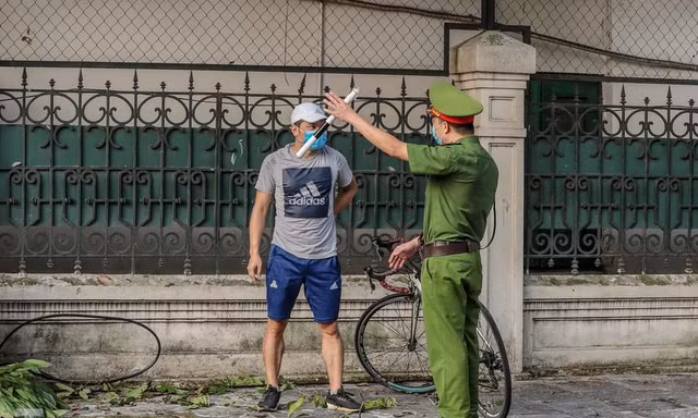 Hà Nội phạt hơn 1,5 tỷ đồng trong 3 ngày đầu giãn cách xã hội