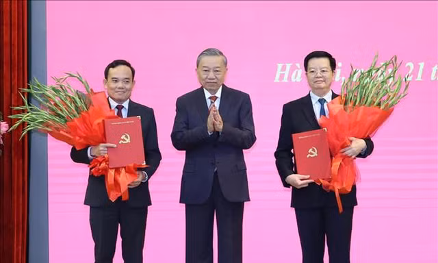 Tổng Bí thư, Chủ tịch nước Tô Lâm chủ trì trao quyết định của Bộ Chính trị về công tác cán bộ