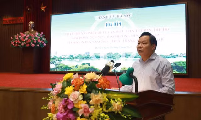 Phó Bí thư Thành uỷ Hà Nội Nguyễn Văn Phong phát biểu tại toạ đàm
