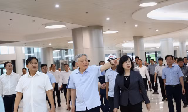 Đưa bác sĩ, nhân viên y tế tay nghề cao về Bệnh viện Bạch Mai, Việt Đức cơ sở 2