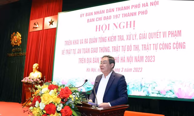 Phó Chủ tịch Hà Nội: 'Xử lý vi phạm vỉa hè nhưng phải đảm bảo cuộc sống của người dân'