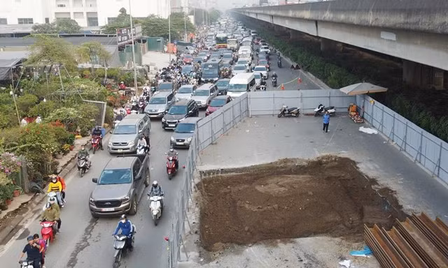 Hà Nội: Yêu cầu dỡ bỏ 'lô cốt' nếu ảnh hưởng giao thông dịp Tết