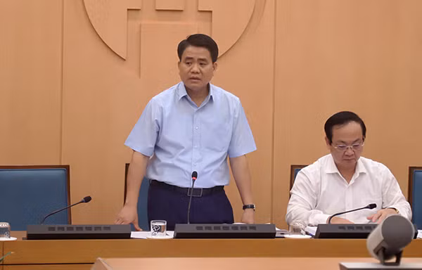 Chủ tịch UBND thành phố Hà Nội Nguyễn Đức Chung kết luận buổi làm việc. 