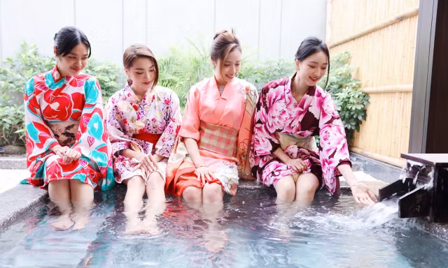 Cùng các người đẹp trải nghiệm suối khoáng nóng tương đương mạch khoáng Phú Sĩ ở Phú Thọ