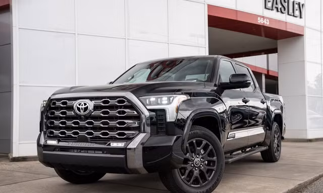 Triệu hồi hơn 102.000 xe Toyota do lỗi động cơ tại Bắc Mỹ