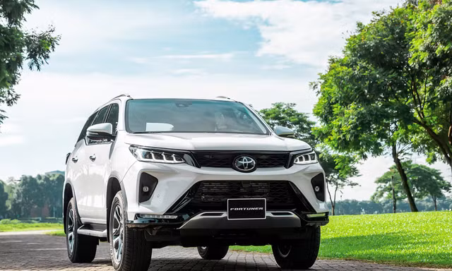 Nhiều mẫu xe gầm cao tại Việt Nam giảm giá mạnh