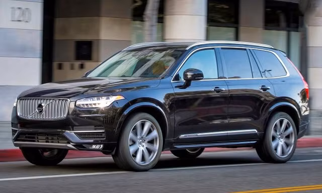 Nhiều hãng xe đua nhau giảm giá