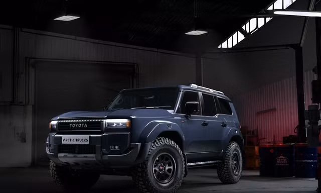 Chi tiết Toyota Land Cruiser Prado độ thân rộng 