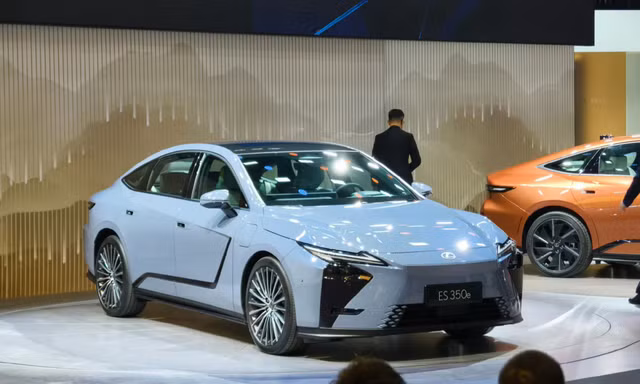 Chi tiết phiên bản thuần điện đầu tiên của dòng Lexus ES 