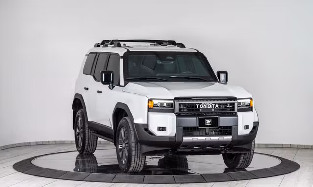 Chi tiết Toyota Land Cruiser Prado bản bọc thép 