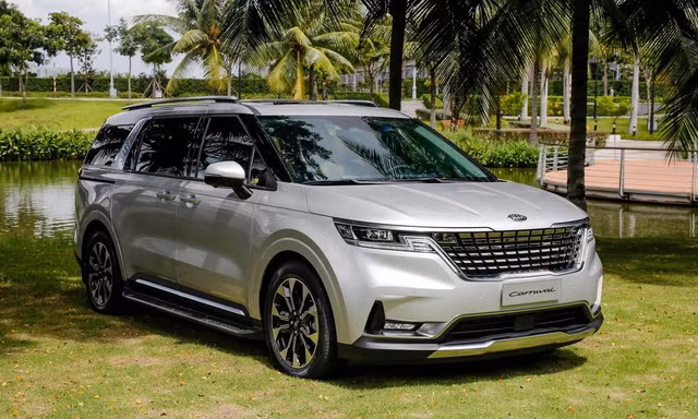 Triệu hồi hơn 100.000 xe Kia vì lỗi nẹp nóc bị lỏng